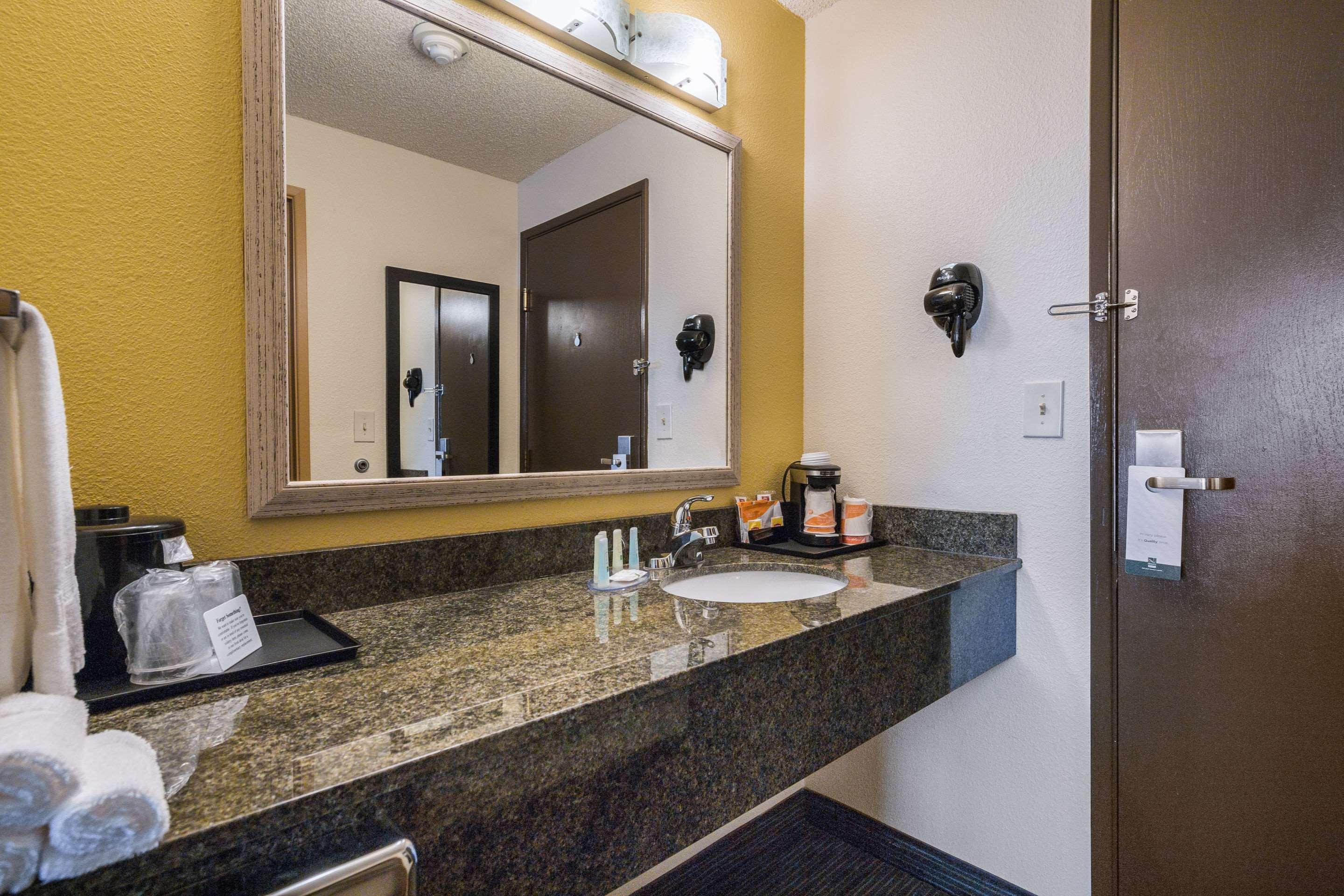 Quality Inn & Suites Silverdale Bangor-Keyport Luaran gambar
