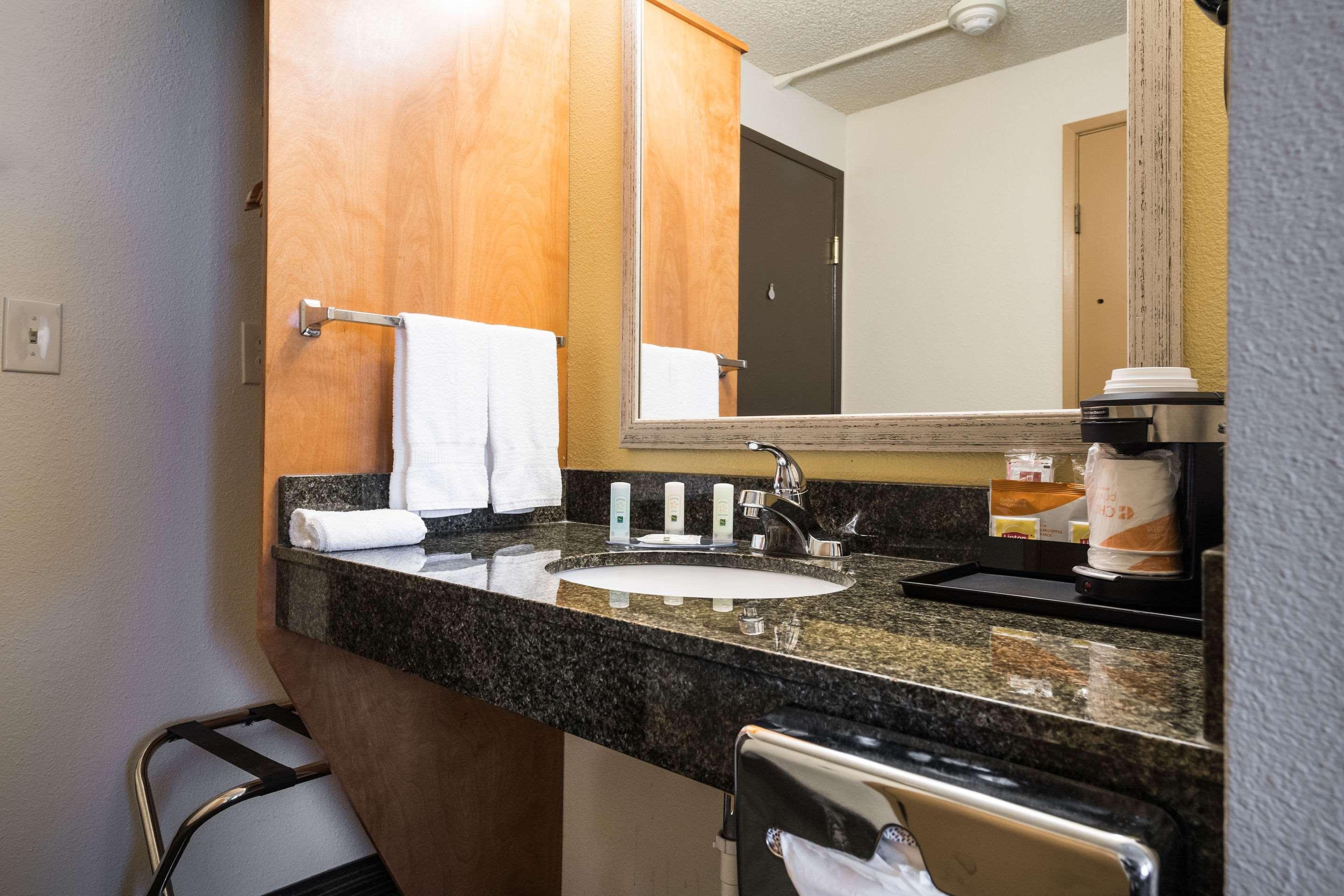 Quality Inn & Suites Silverdale Bangor-Keyport Luaran gambar
